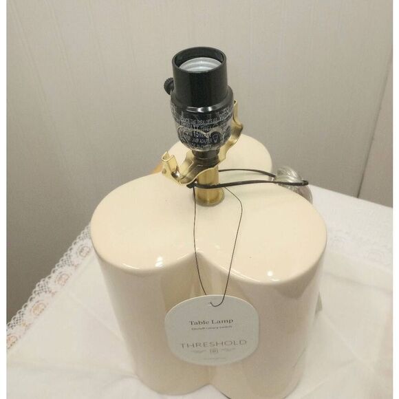 New with Tags Threshold beige multi-lobe abstract table lamp no shade lamp only - Picture 2 of 7